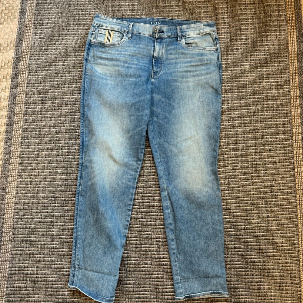 White House Black Market Light Blue  Slim Cropped Jeans